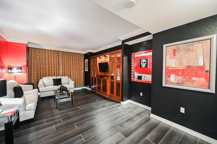 Room 204 of 438