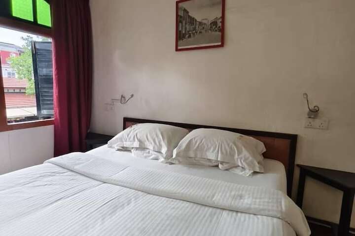 Room 25 of 128