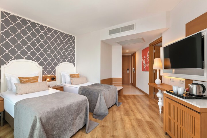 Room 33 of 280