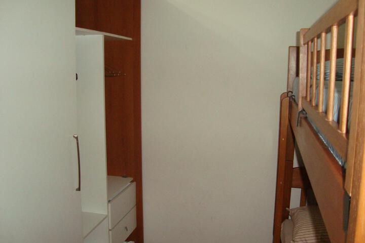 Room 25 of 33