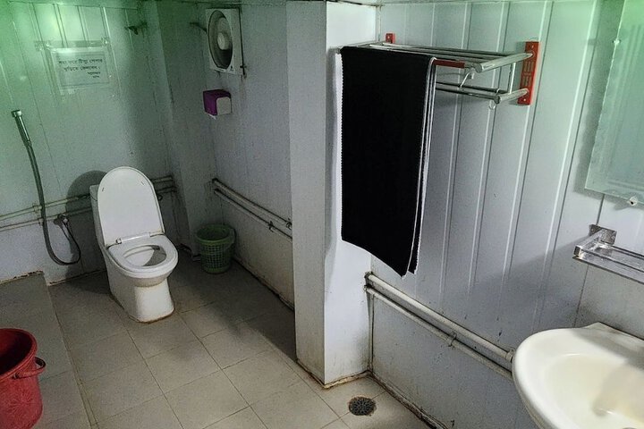 Room 6 of 20