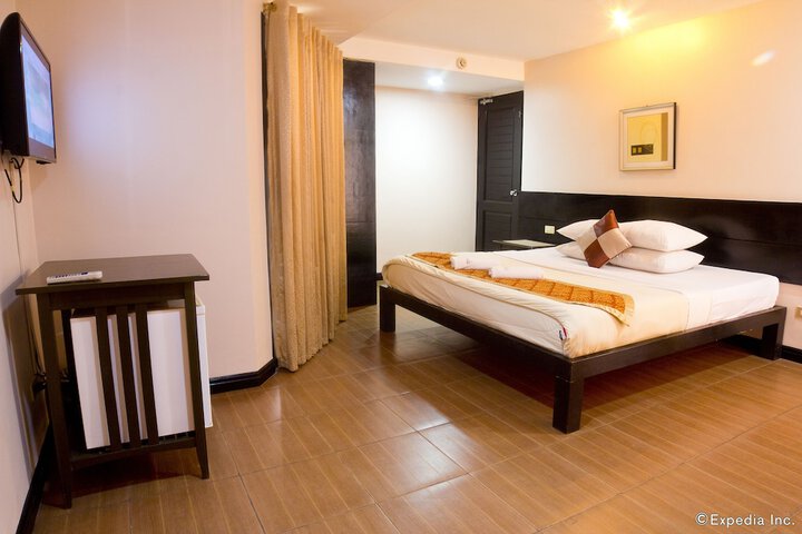 Room 27 of 70