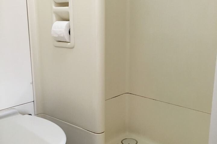 Room 12 of 27