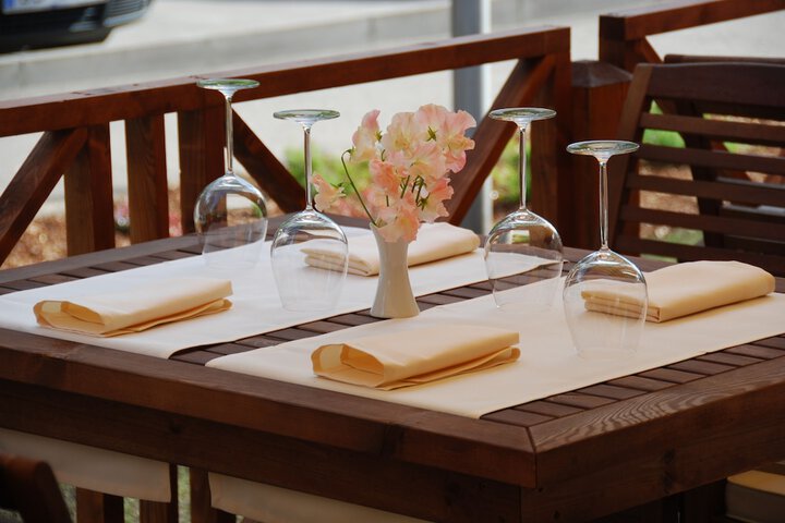 Dining 50 of 51