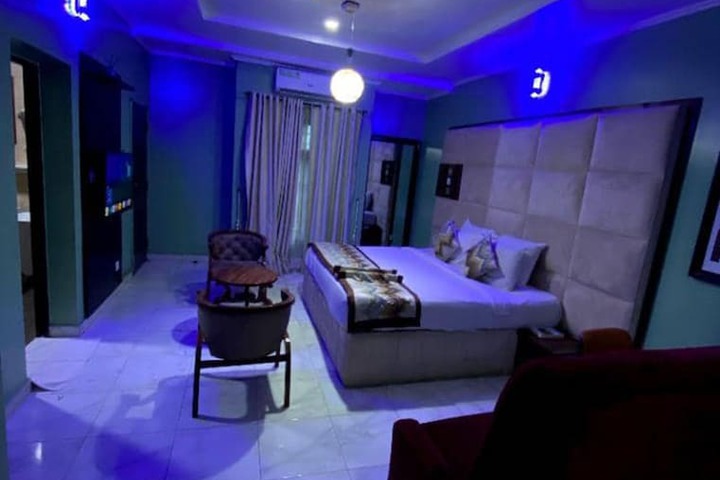 Room 3 of 16