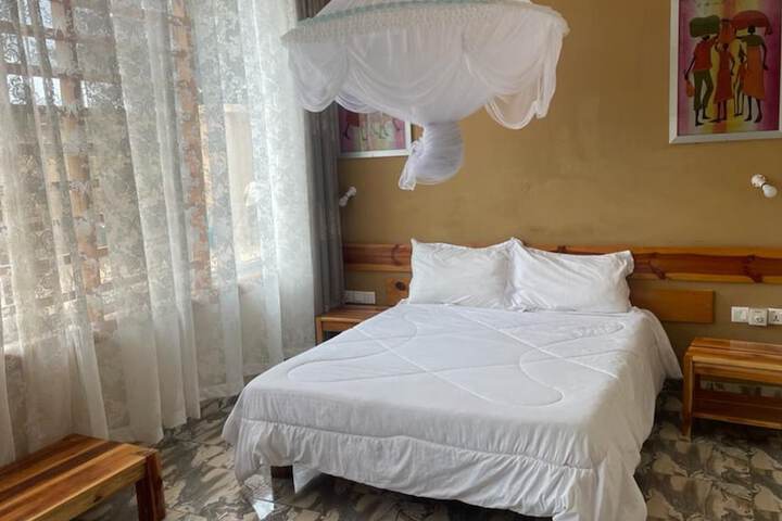 Room 5 of 17