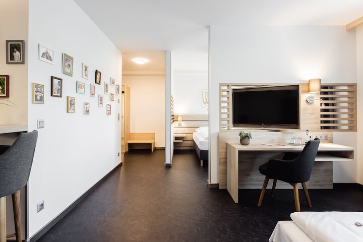 Room 38 of 104