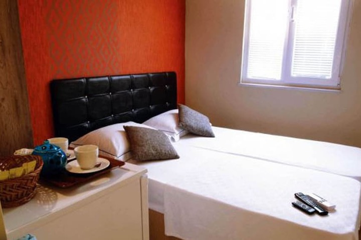 Room 15 of 16