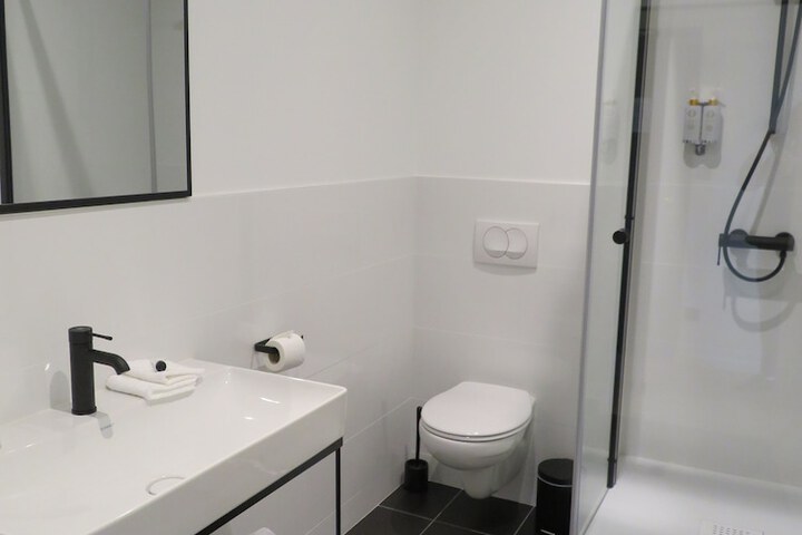Room 13 of 19