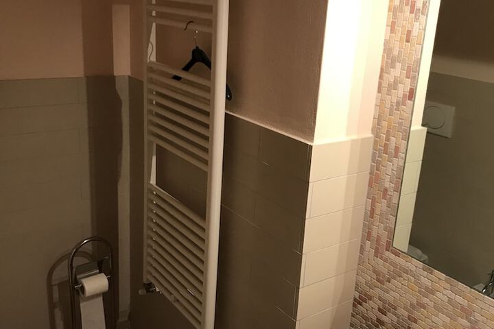 Room 11 of 36