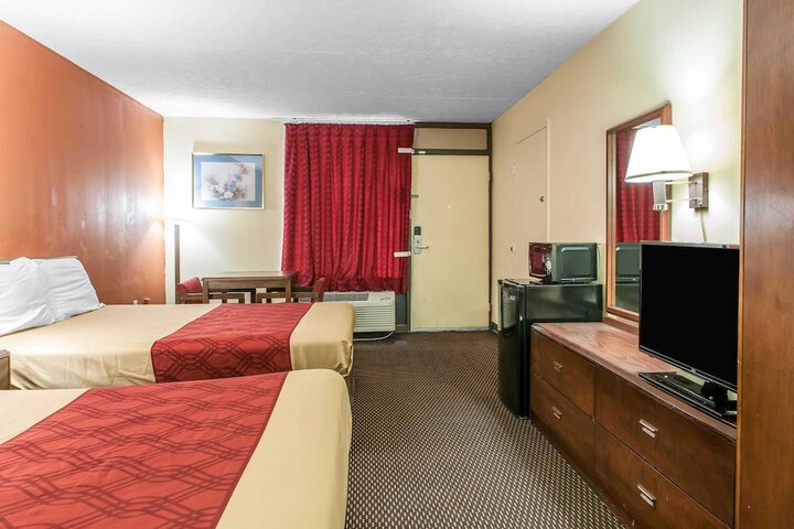2 Double Beds (7 of 20)