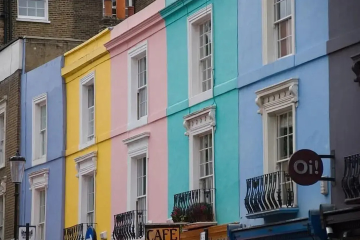 On a West London Avenue
