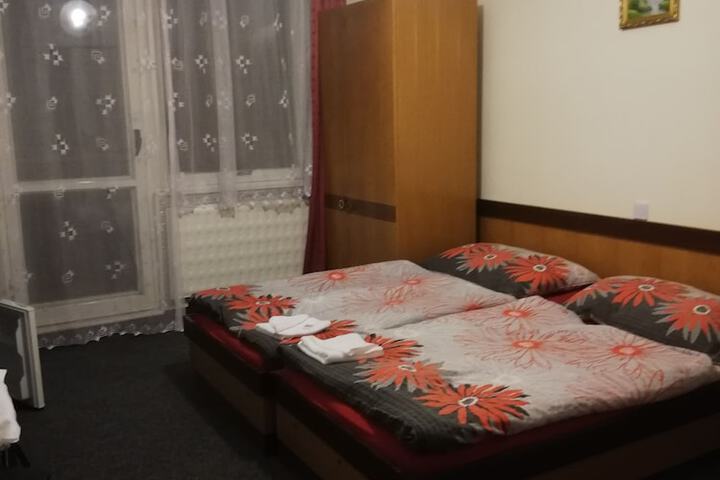 Room 18 of 76