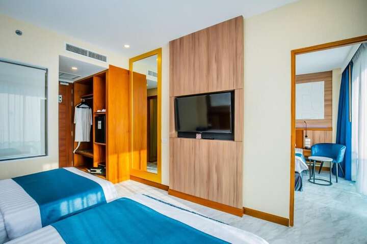 Room 47 of 99