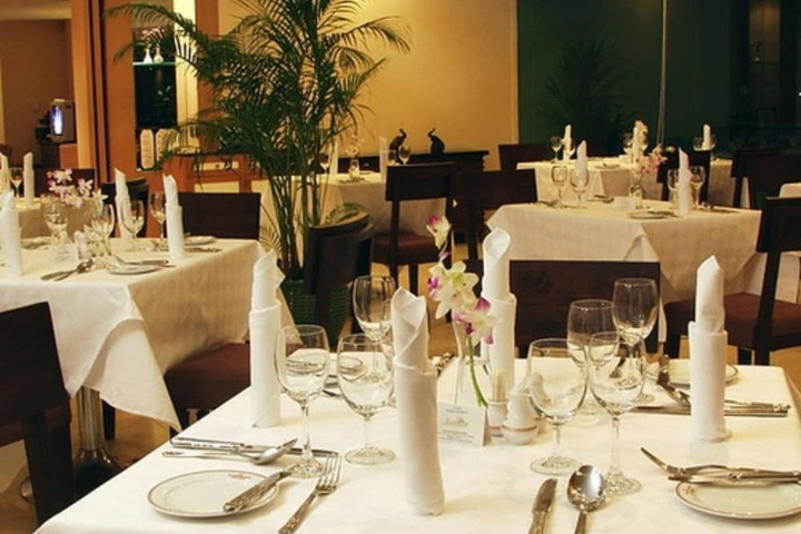 Dining 77 of 128