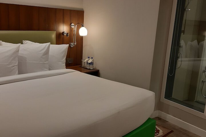 Room 5 of 52
