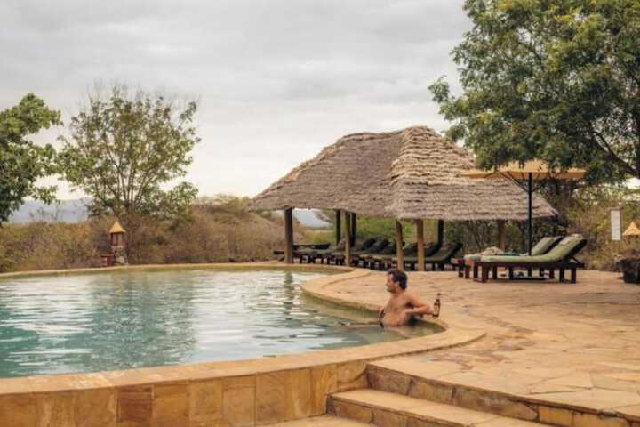 Hotel with Pool