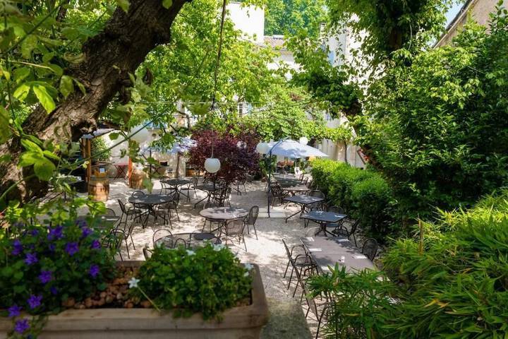 Dining Photos
