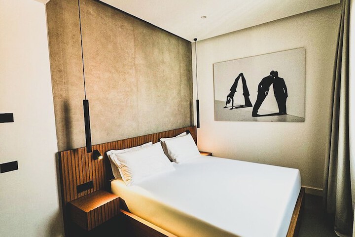 Room 40 of 77