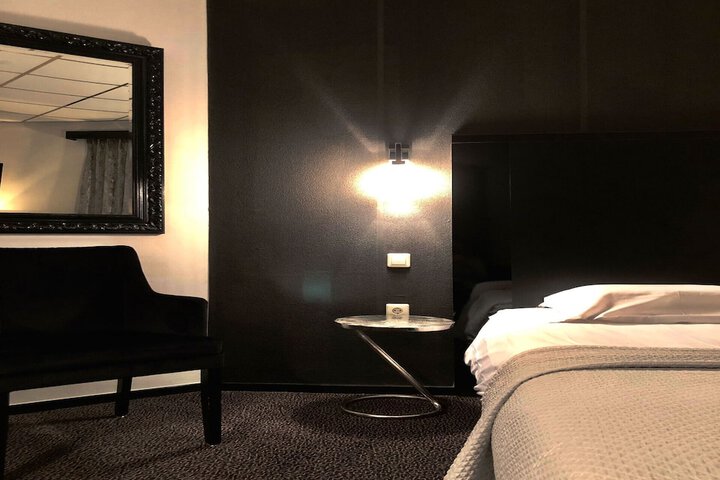 Room 10 of 39