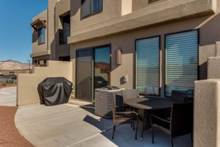 Terrace/Patio 2 of 43