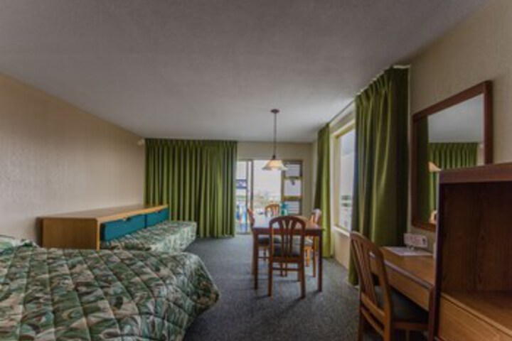 Room 34 of 216