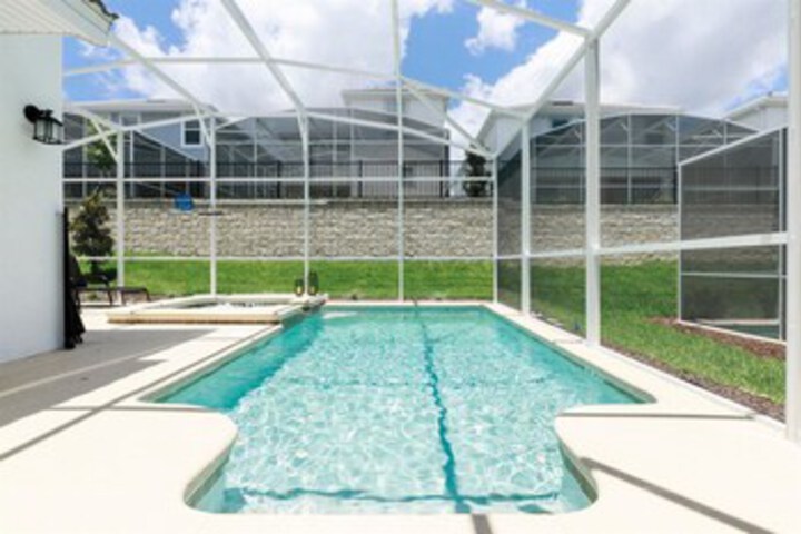 Pool 23 of 35