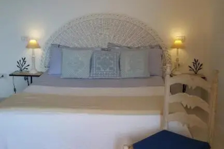 Room 11 of 11