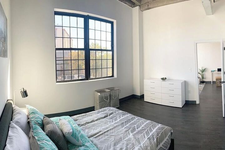 Room 3 of 8