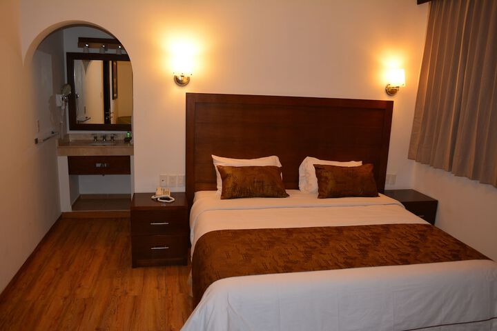 Room 15 of 49