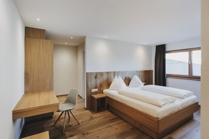 Room 10 of 74