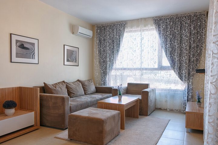 Room 6 of 27