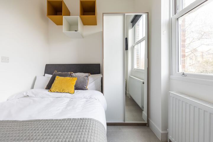 Room 20 of 65