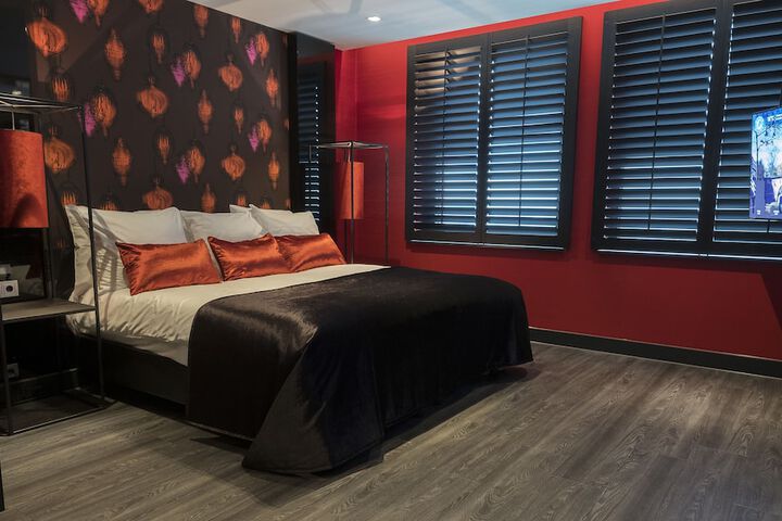 Room 20 of 76