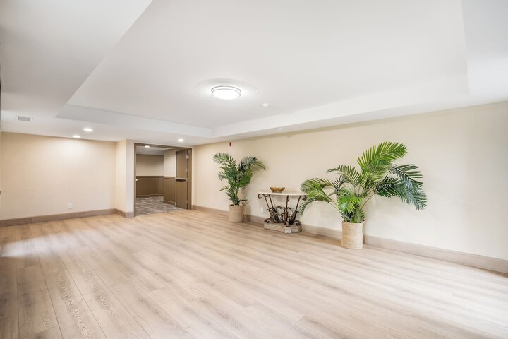 Ballroom/Hall 37 of 41