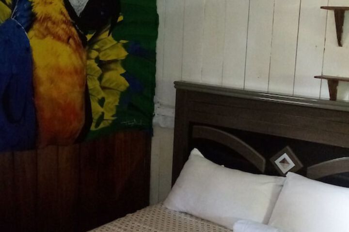 Room 2 of 10