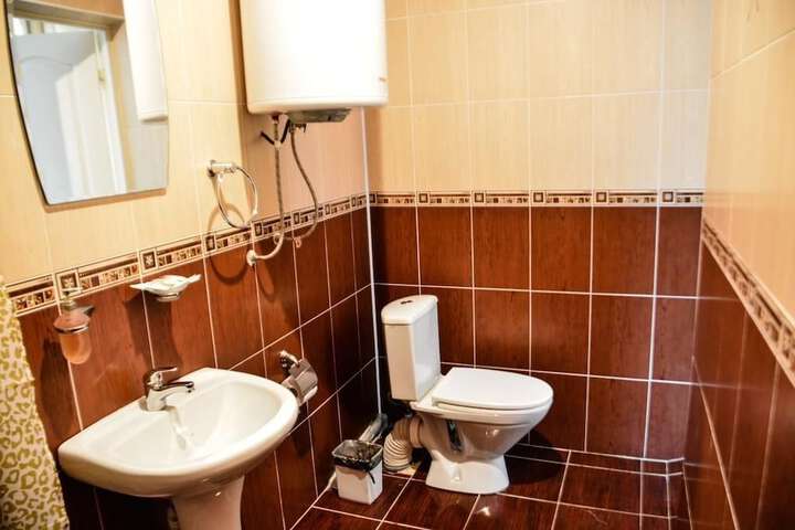 Room 5 of 19