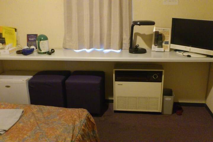 Room 10 of 17