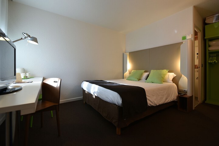 Room 8 of 27