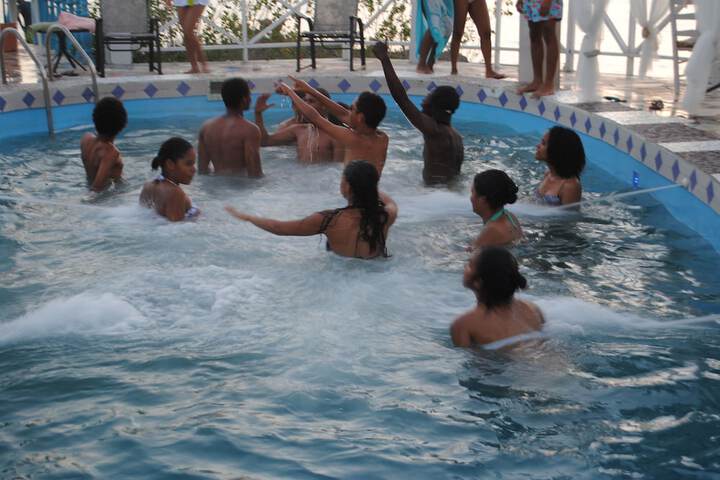 Pool 21 of 40