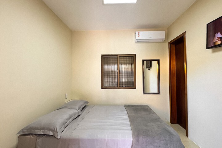Room 28 of 49