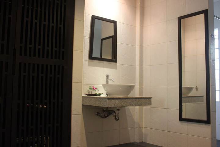 Room 58 of 136
