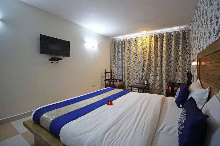 Room 3 of 10