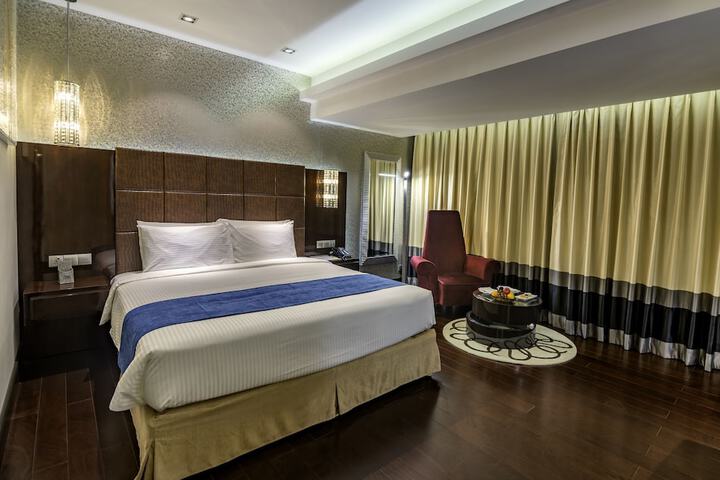 Room 10 of 35