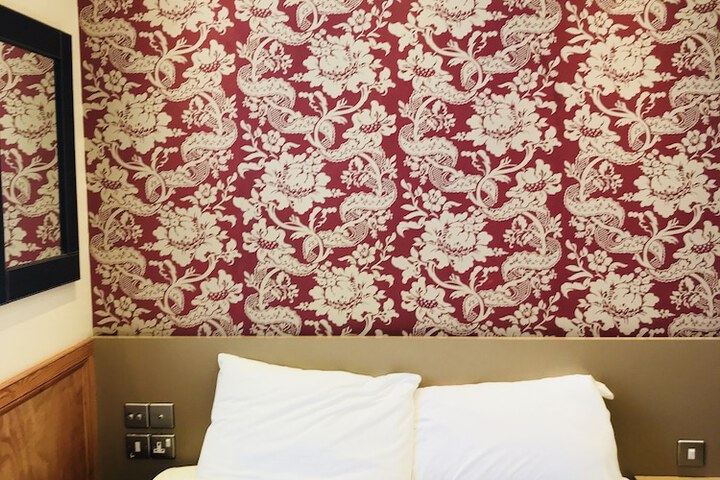 Room 25 of 71