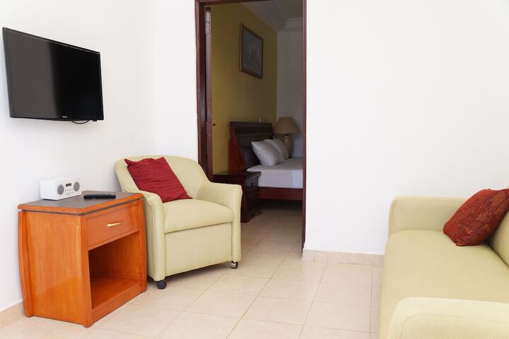 Room 4 of 28