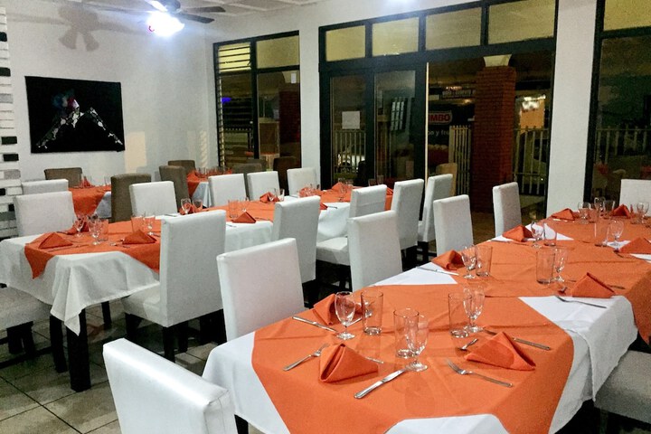 Dining 36 of 50