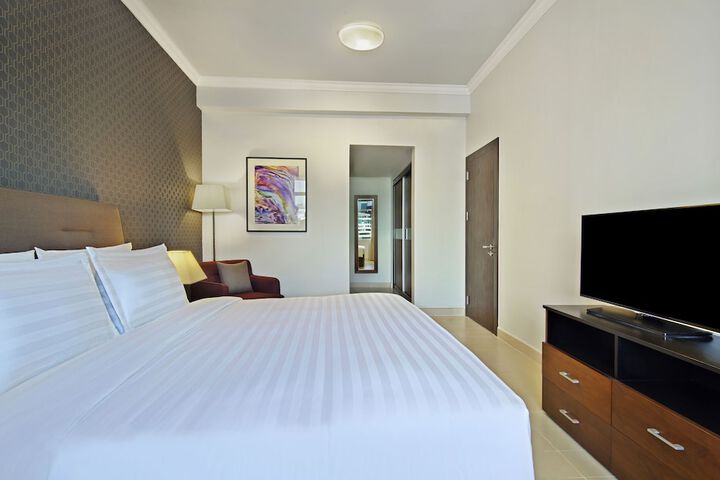 Room 7 of 72