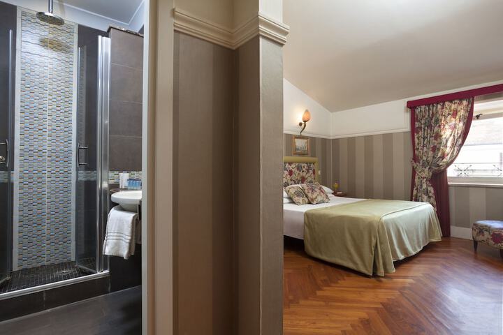 Room 38 of 111