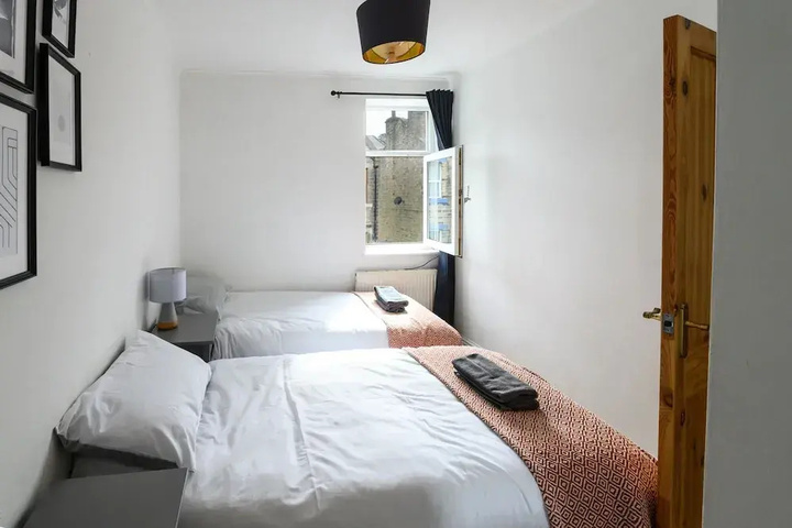 Room 2 of 15
